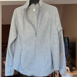 Old navy women’s 1/2zip go dry material. Size L. Excellent condition Worn once.